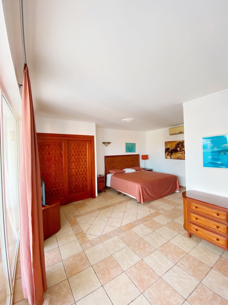 West Bay Colonial 15/58