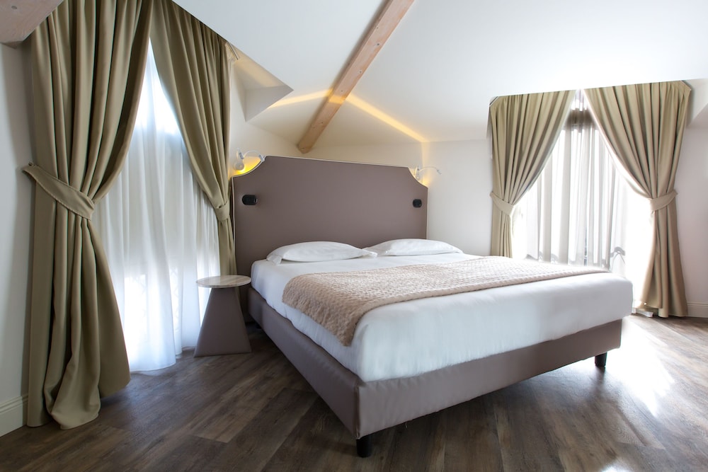 Al Campanile Aparthotel Suite 16/73