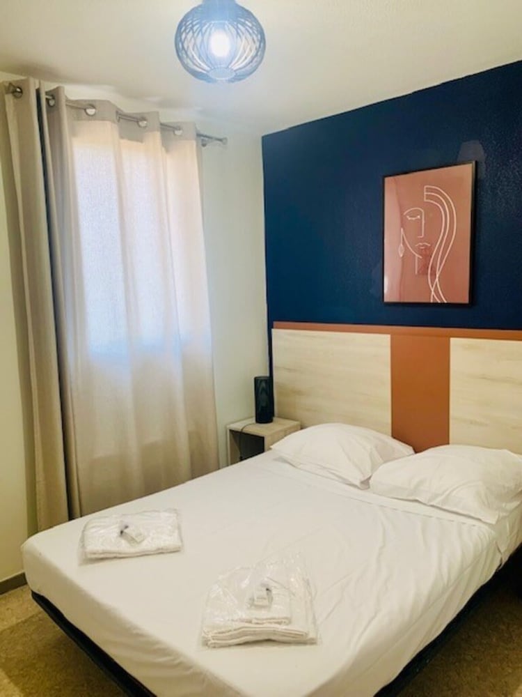 3 ROOMS, HOUSE