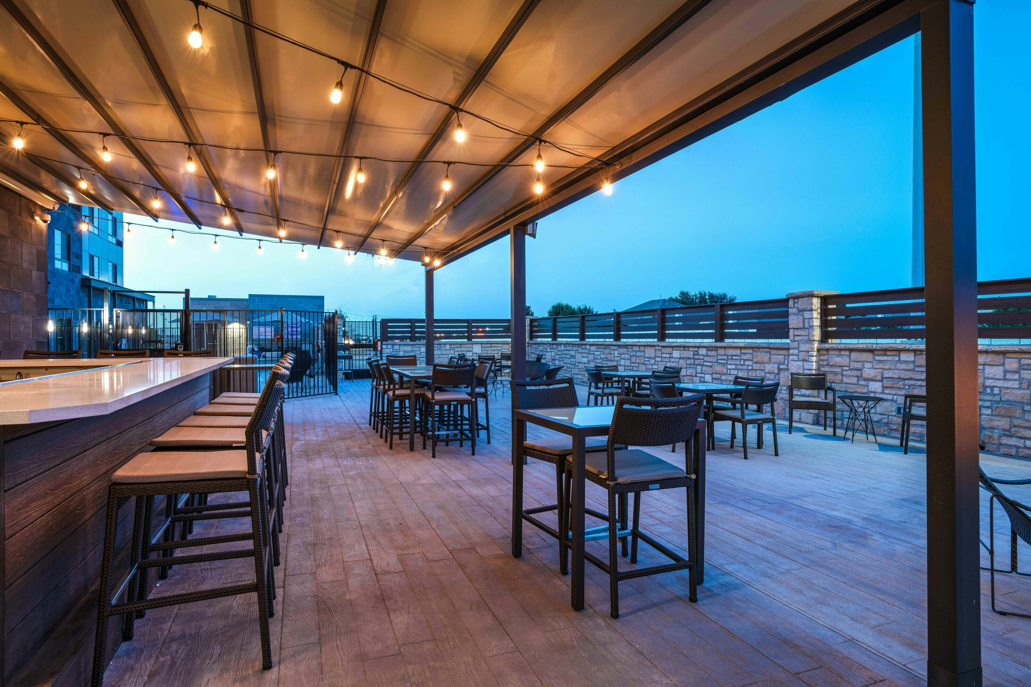 Courtyard by Marriott Dallas Grand Prairie 25/44