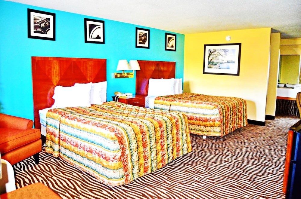 Flagship Inn And Suites 13/34