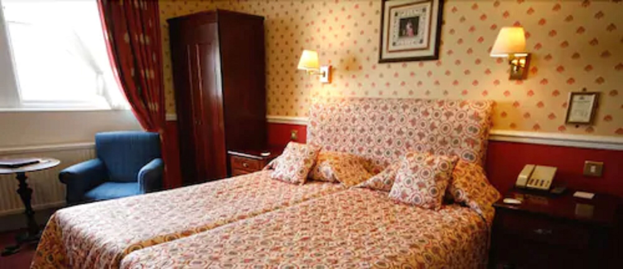Room, Twin Beds