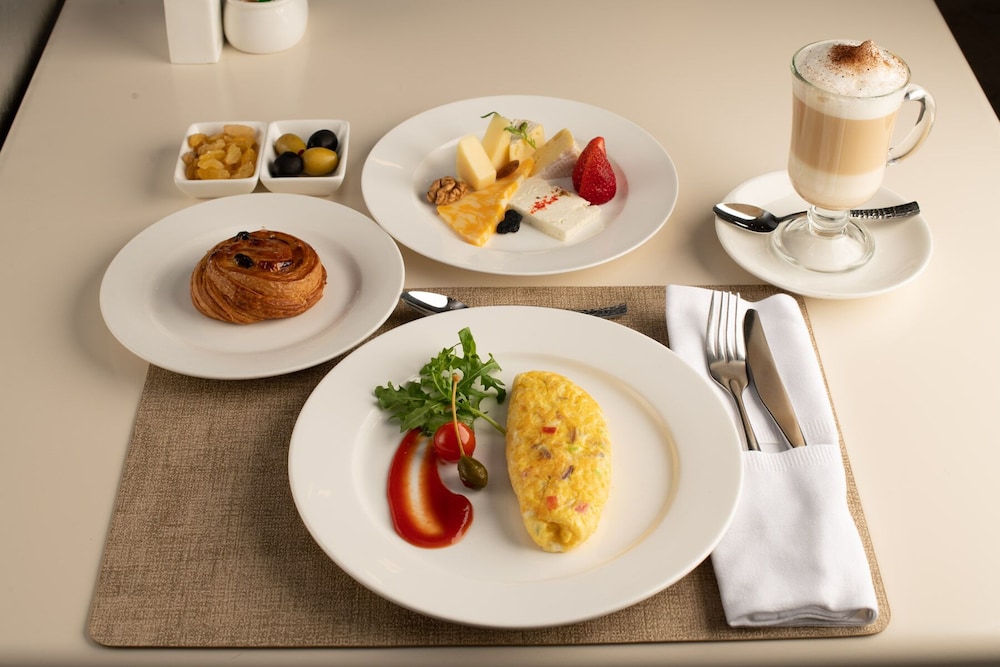 Lotte City Hotel Tashkent Palace 55/64
