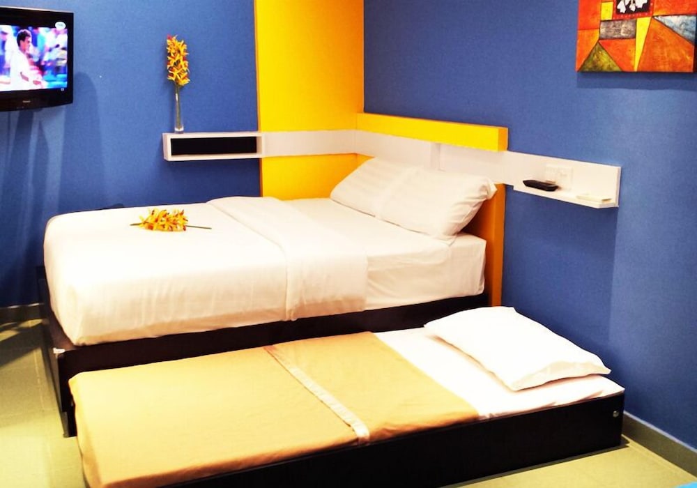 ROOM, TRIPLE