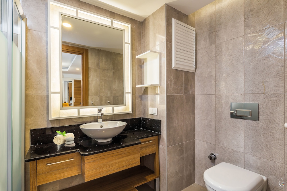 Greenwood Suites Resort 30/68