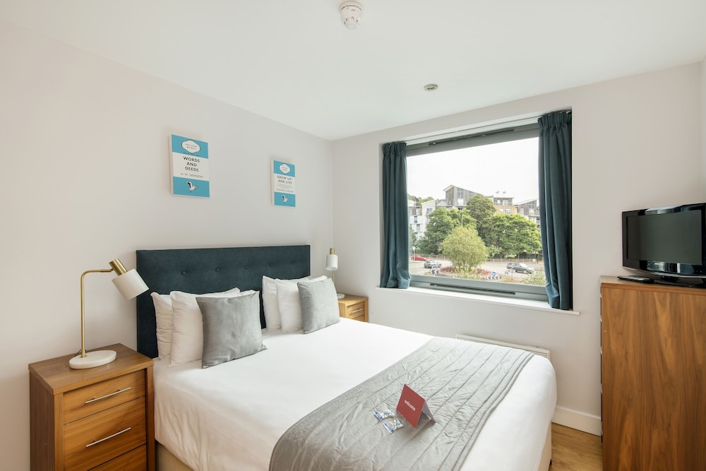 Max Serviced Apts Farnborough 8/58