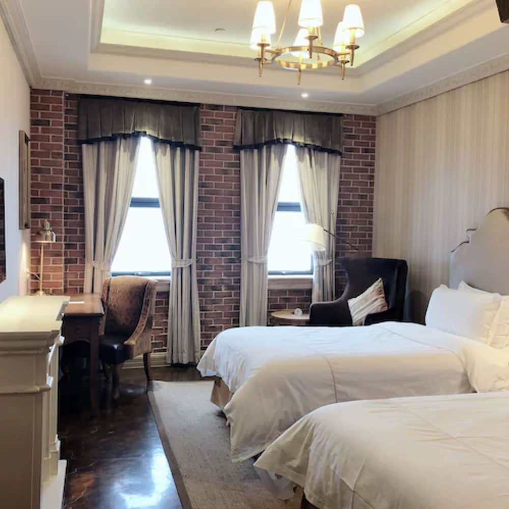 Wuhan Harvest International Hotel 24/57