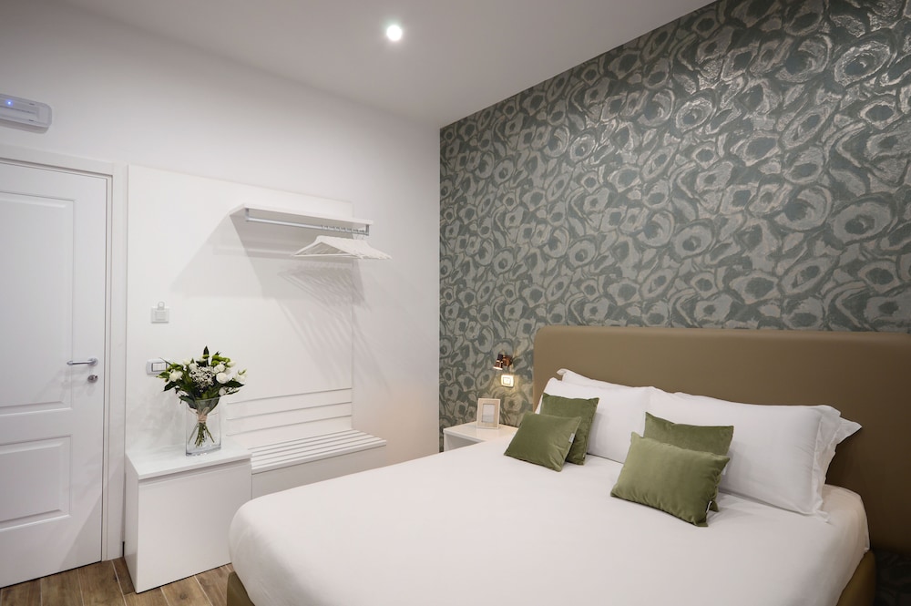 Napoliseason Rooms And Breakfast 6/49