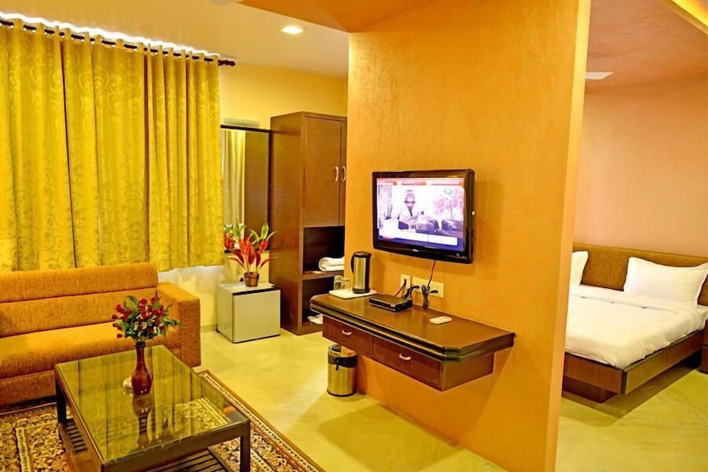 Royal View Hotel 18/30