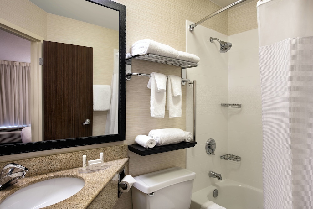 Fairfield Inn And Suites By Marriott Merrillville 12/27