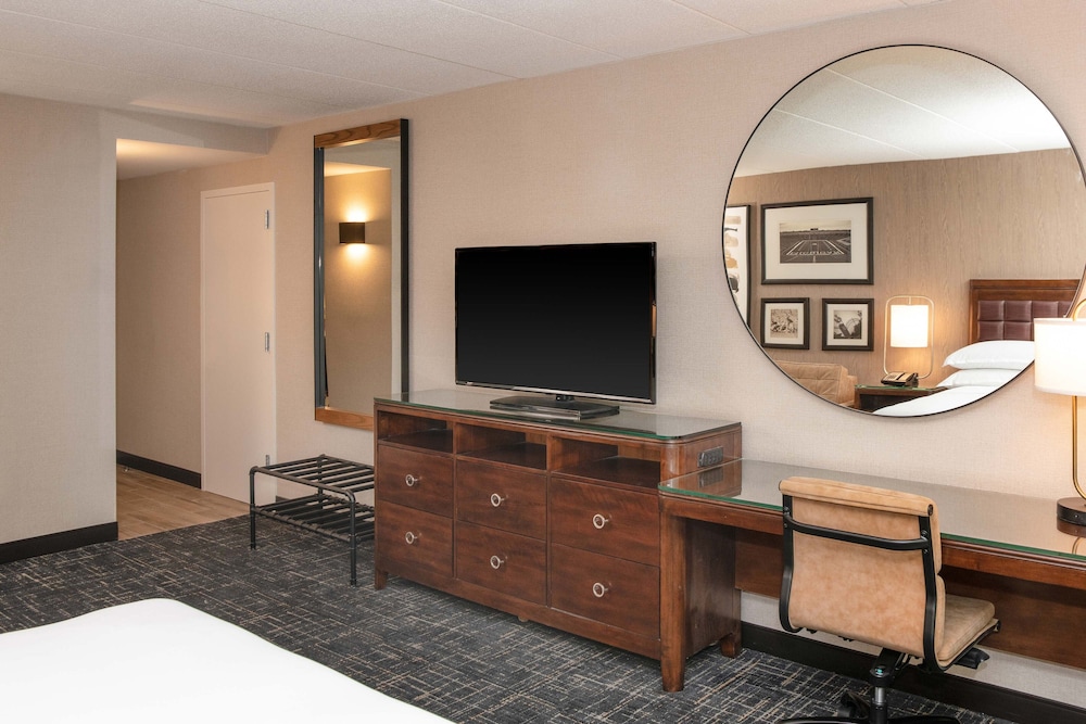 Sheraton Ann Arbor Hotel 49/65