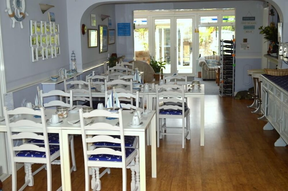 Watersedge Guest House 27/43