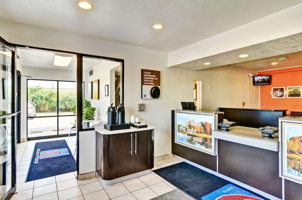 Motel6 Pittsburgh, PA - Crafton 10/50