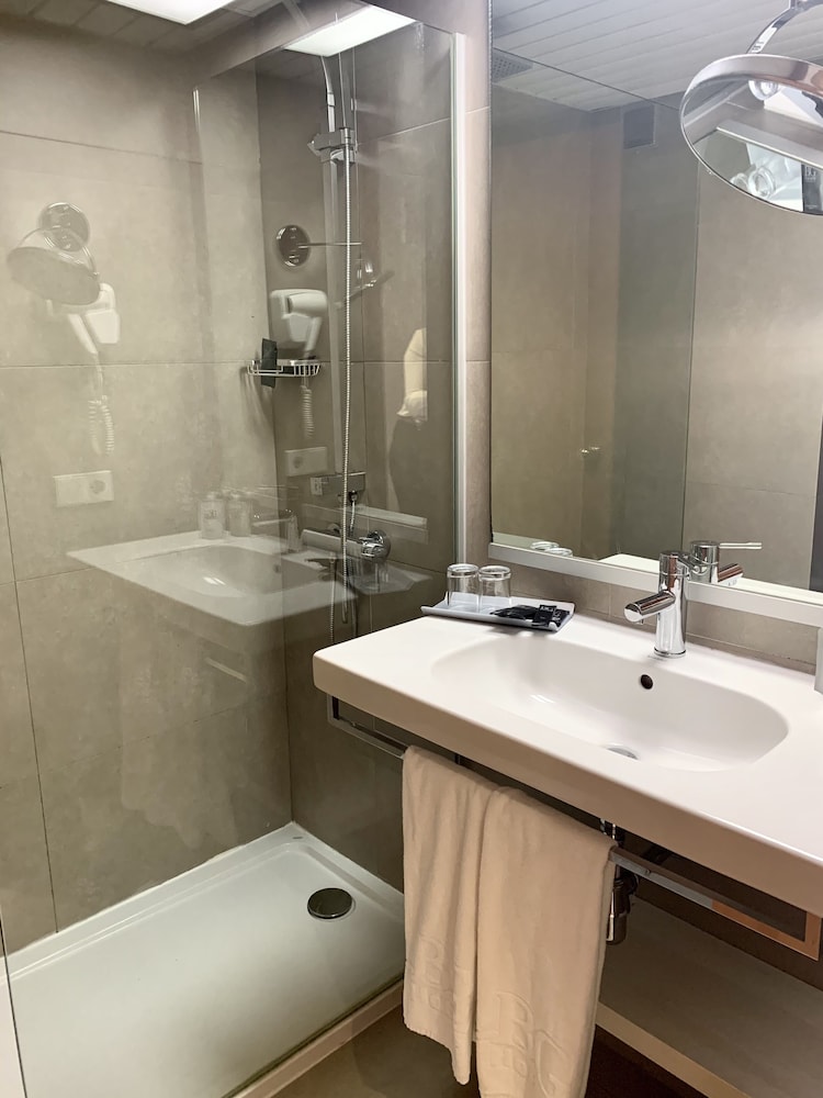 BG Hotel Caballero 57/58