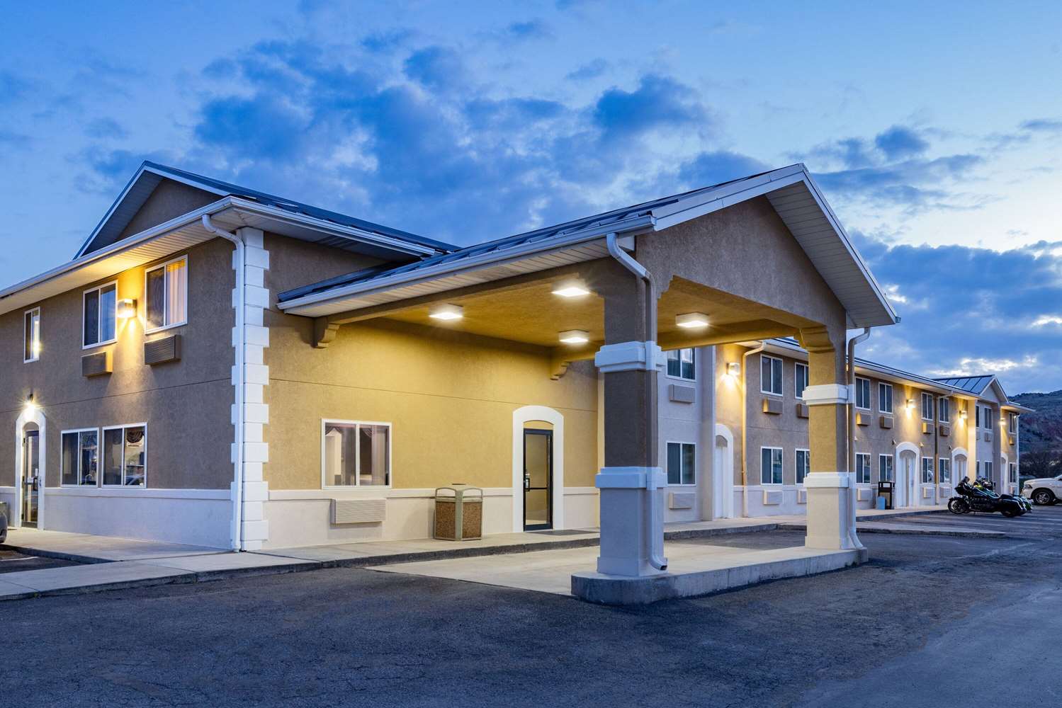 Super 8 by Wyndham Richfield UT 3/26