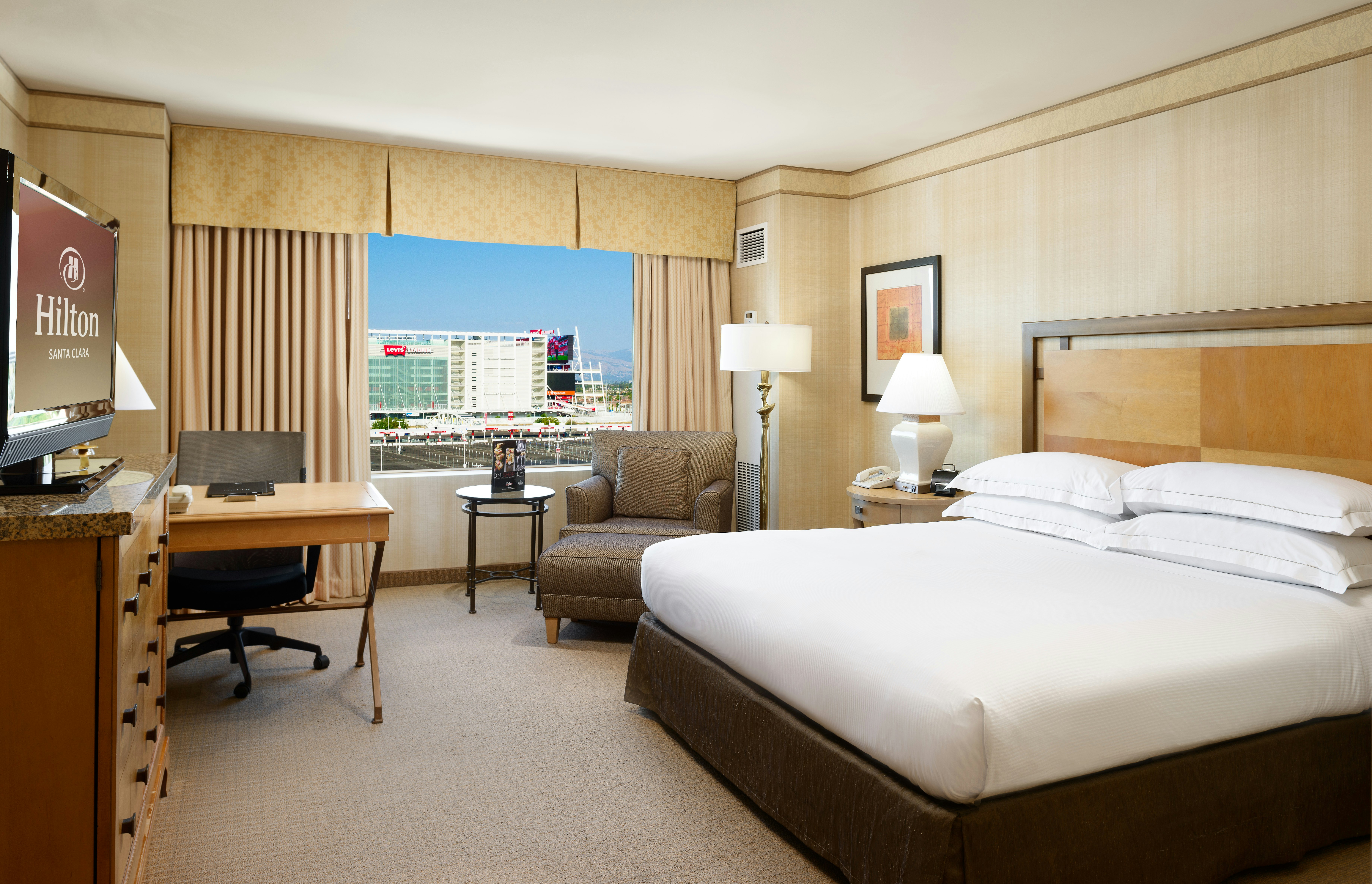 Room, King Bed, Stadium View