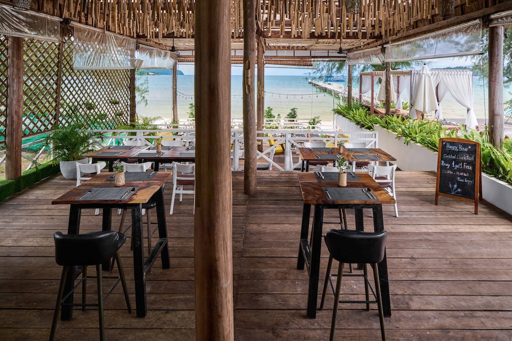Eden Beach Resort By EHM 32/50