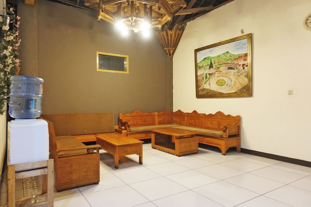 Saung Balibu Hotel 55/68