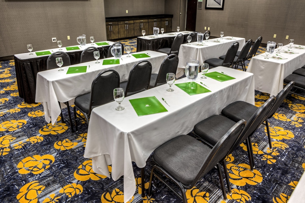 Holiday Inn Express Richmond by IHG 50/51