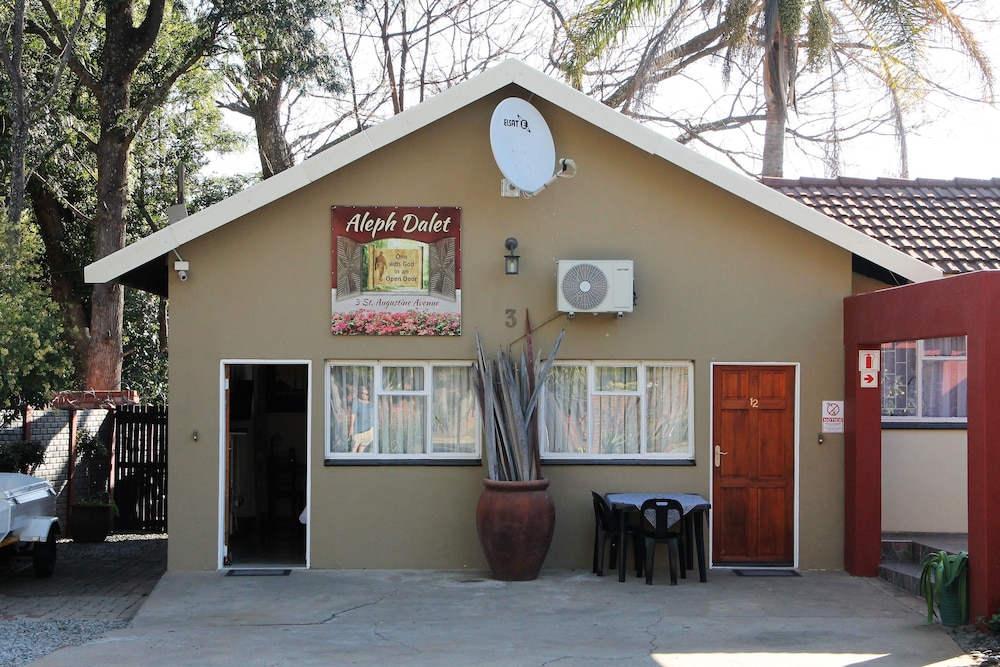 Memra Guest House 1/50