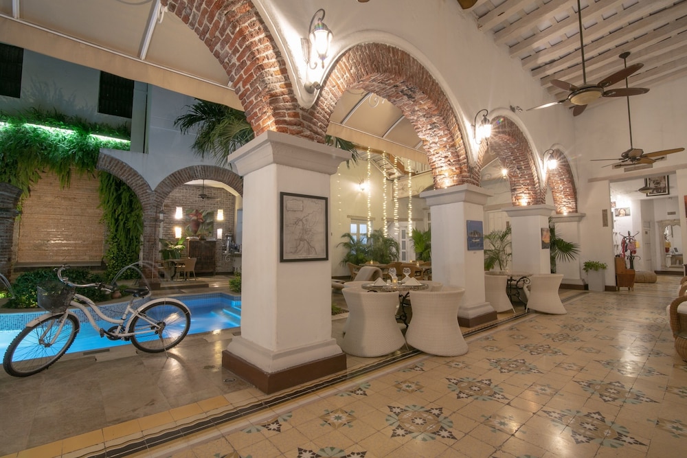 HOTEL BOUTIQUE DON PEPE 55/72