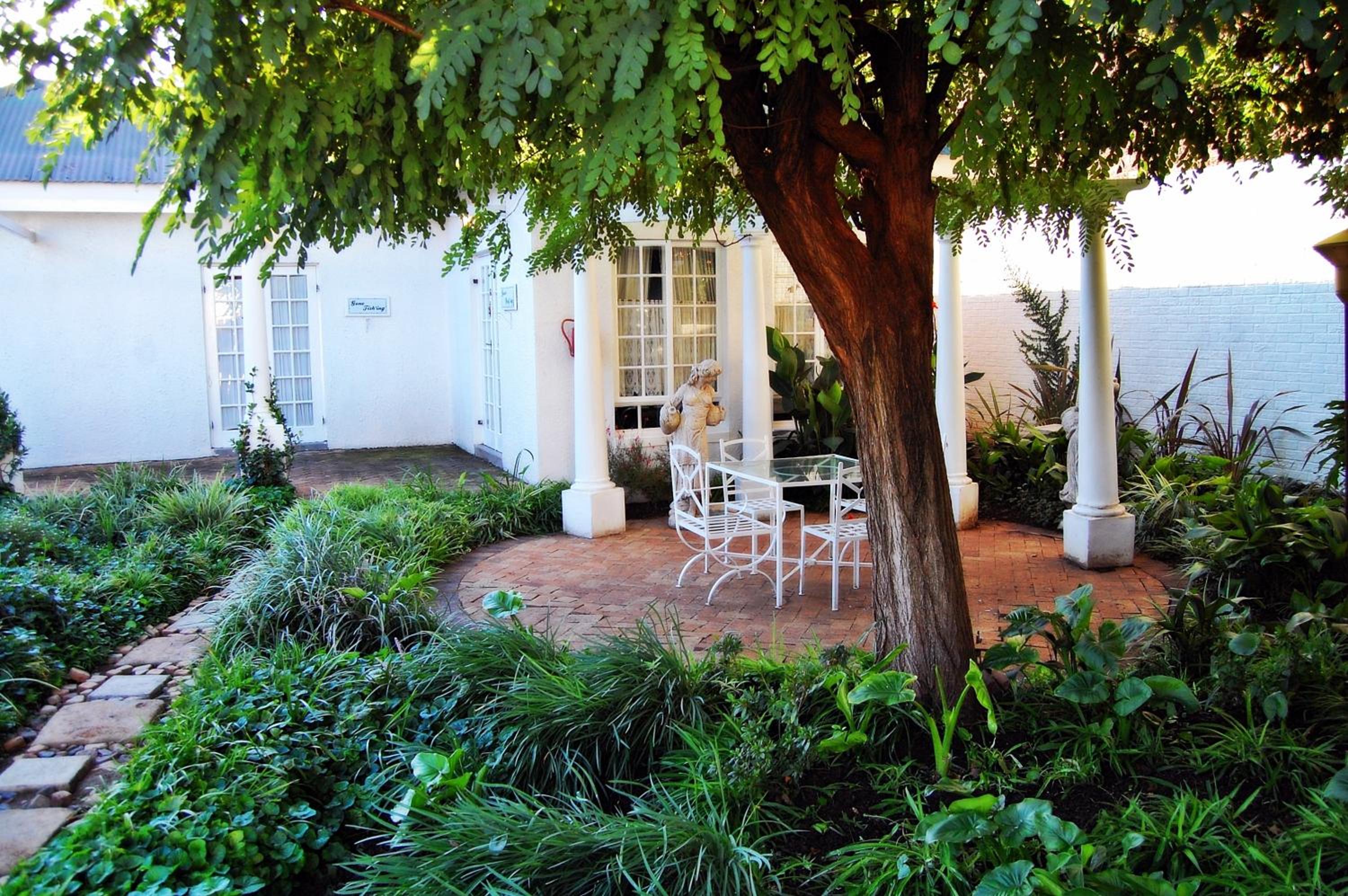 A Tapestry Garden Guest House 29/36