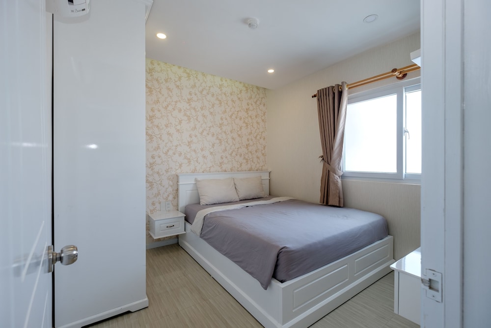 Sunrise Ocean View Apartment 24/77