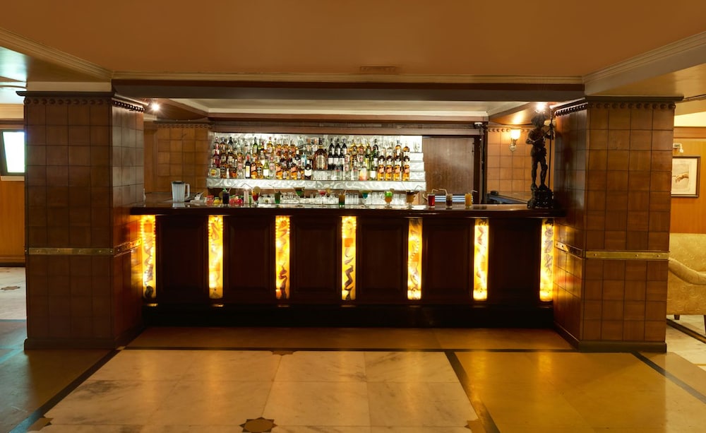 Hotel Babylon International 2/27