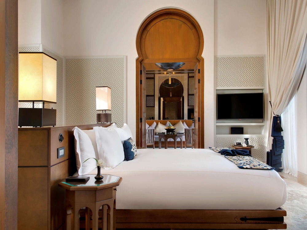 Banyan Tree Tamouda Bay 32/87