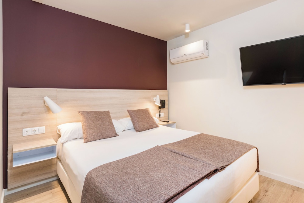 COSMOS Hotel & Aparthotel Andorra 16/65