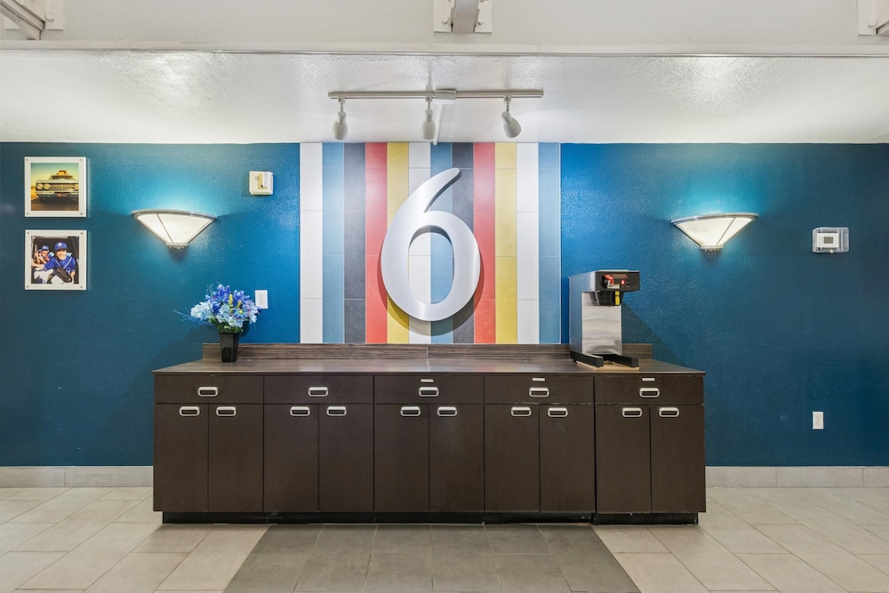 Motel6 Piscataway, NJ 7/63