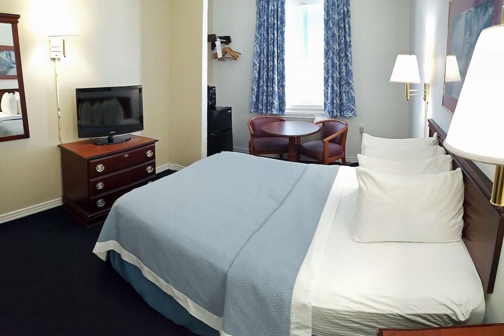 Days Inn by Wyndham Kill Devil Hills Oceanfront - Wilbur 32/59