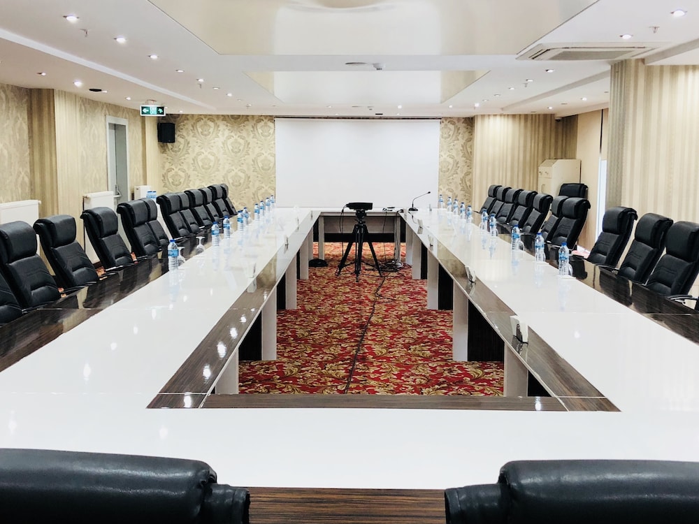 Grand Amios Hotel 24/32