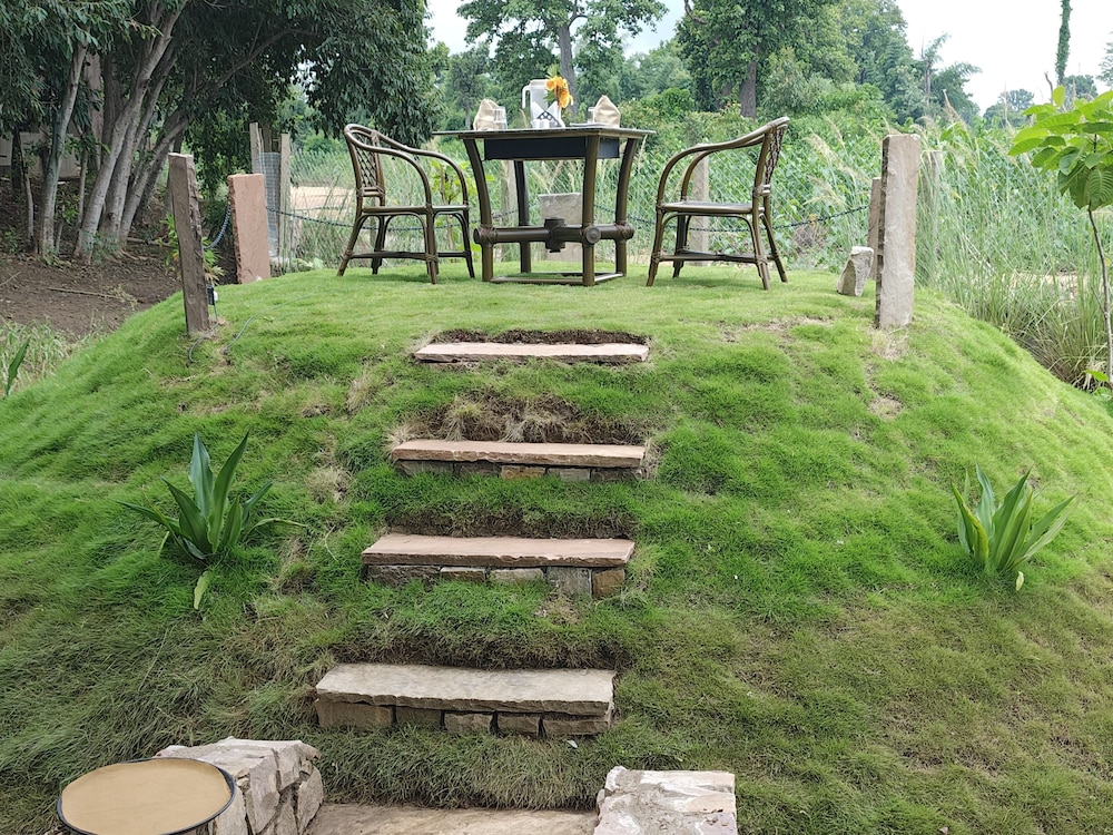 Tathastu Bandhavgarh 60/65