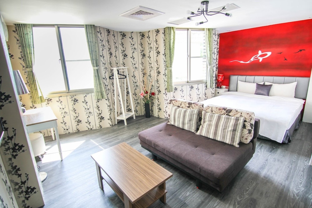 ROOM, DOUBLE BED, LAKE VIEW