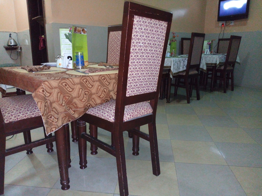 Richanthonio Suites 16/24