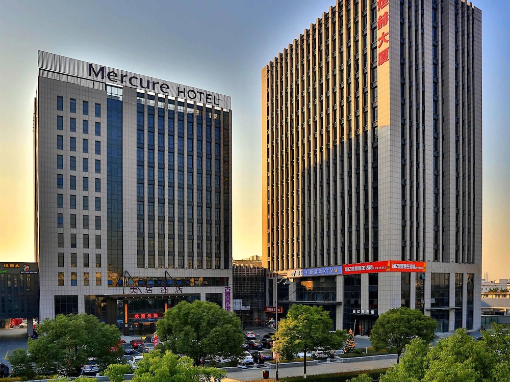Mercure Hangzhou Linping 3/67