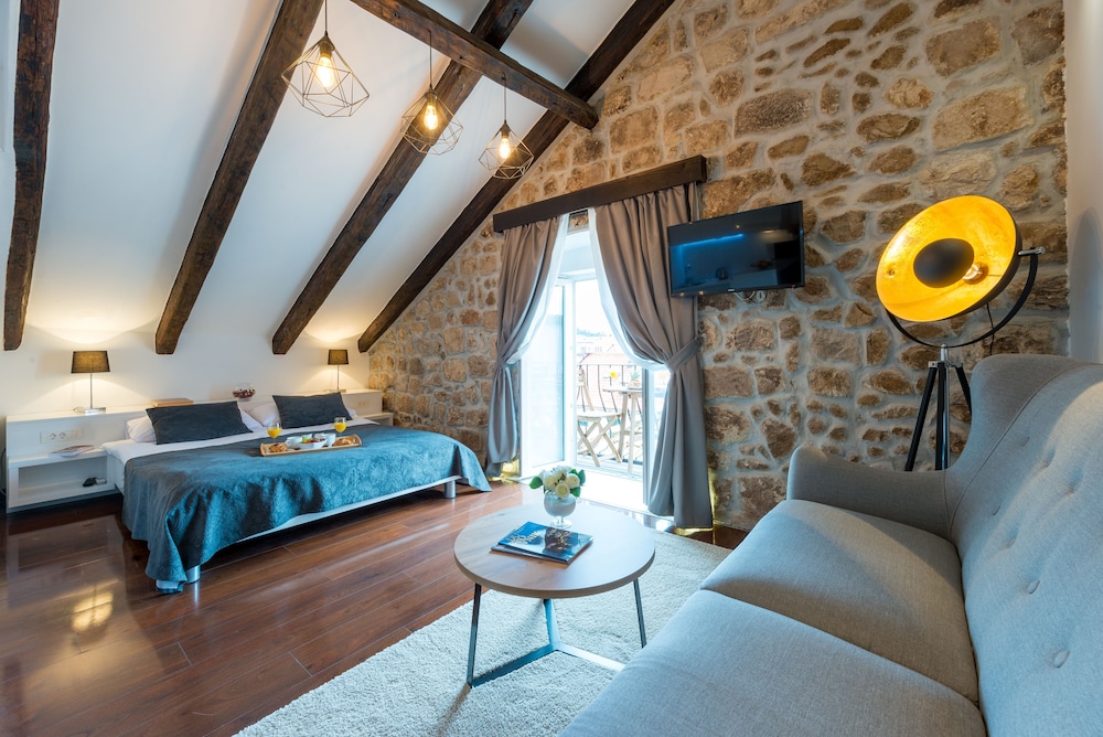 Scalini Palace 23/73
