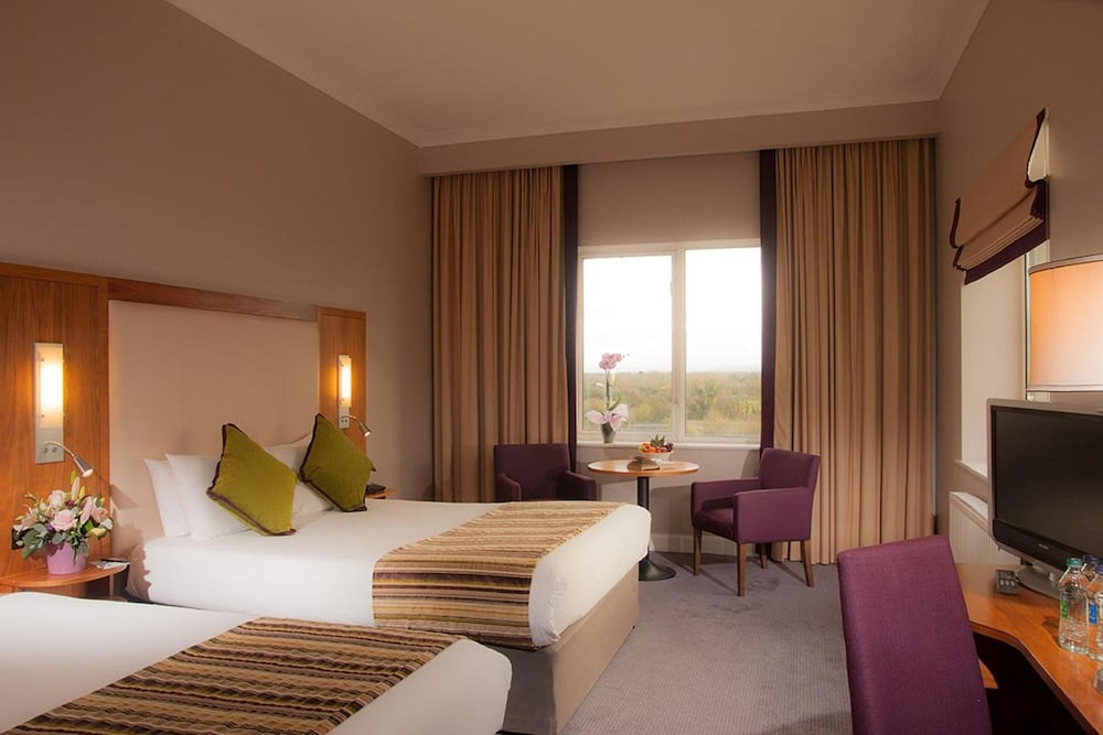 Charleville Park Hotel 7/29