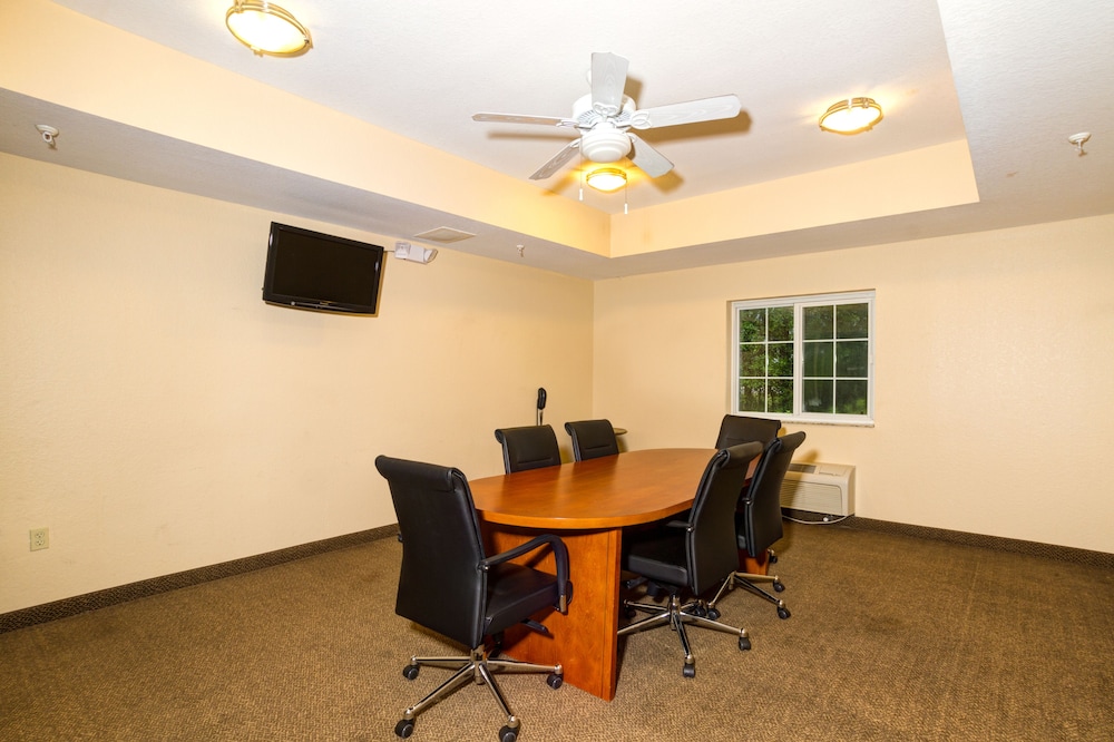Candlewood Suites Ft Myers I 75 33/40