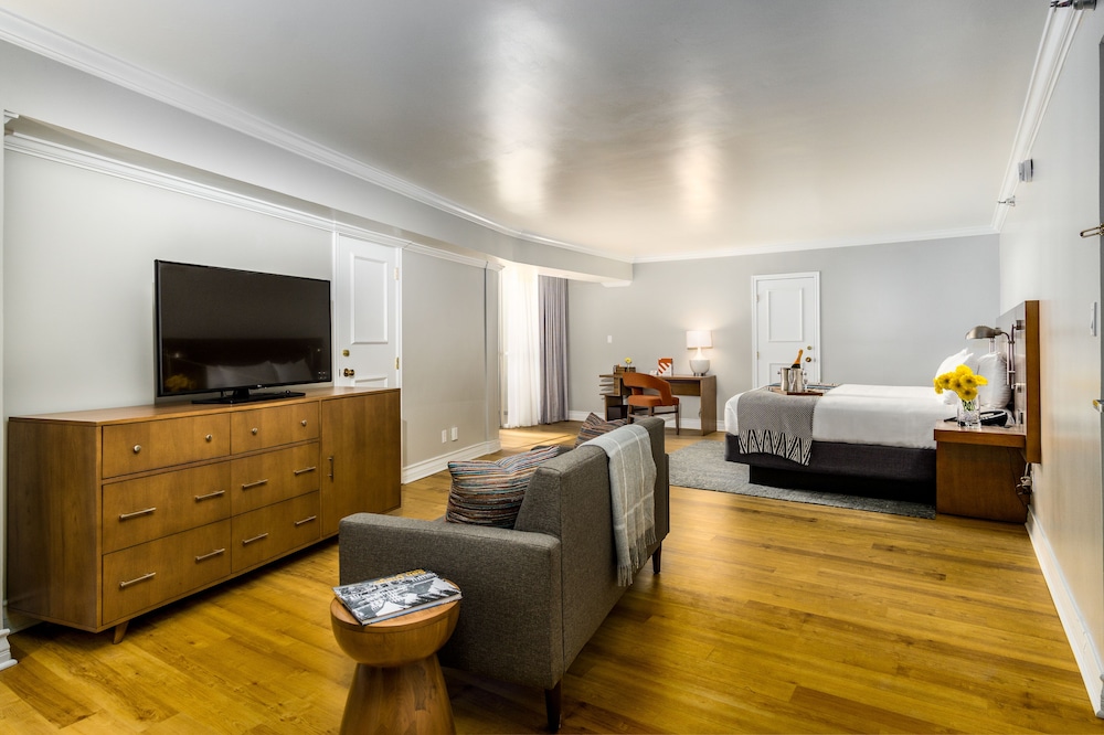 Town and Country Resort 40/80