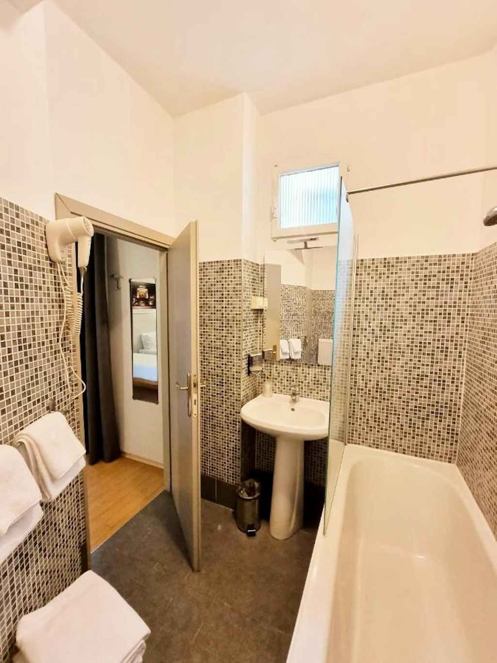 Hotel Astoria Torino 48/51