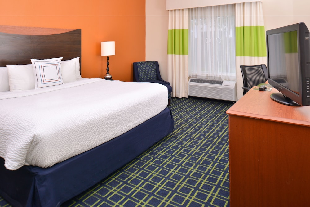 Fairfield Inn Suites By Marriott Gulfport 13/54
