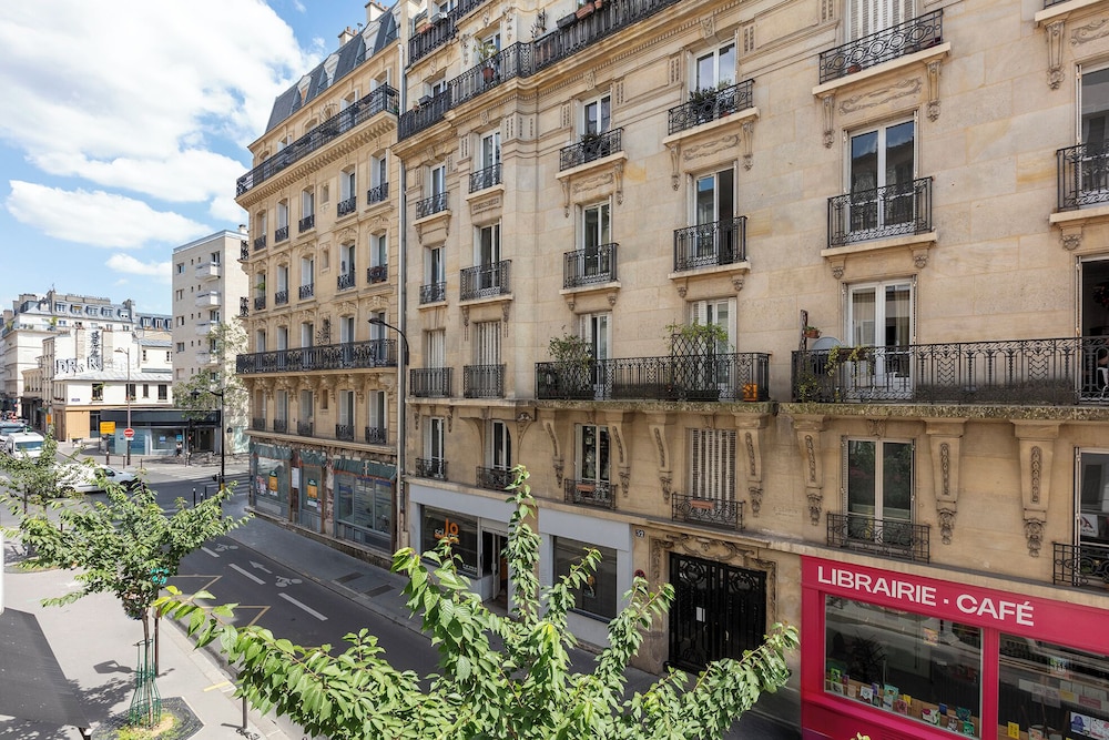 Hotel Hor Les Lumieres in PARIS