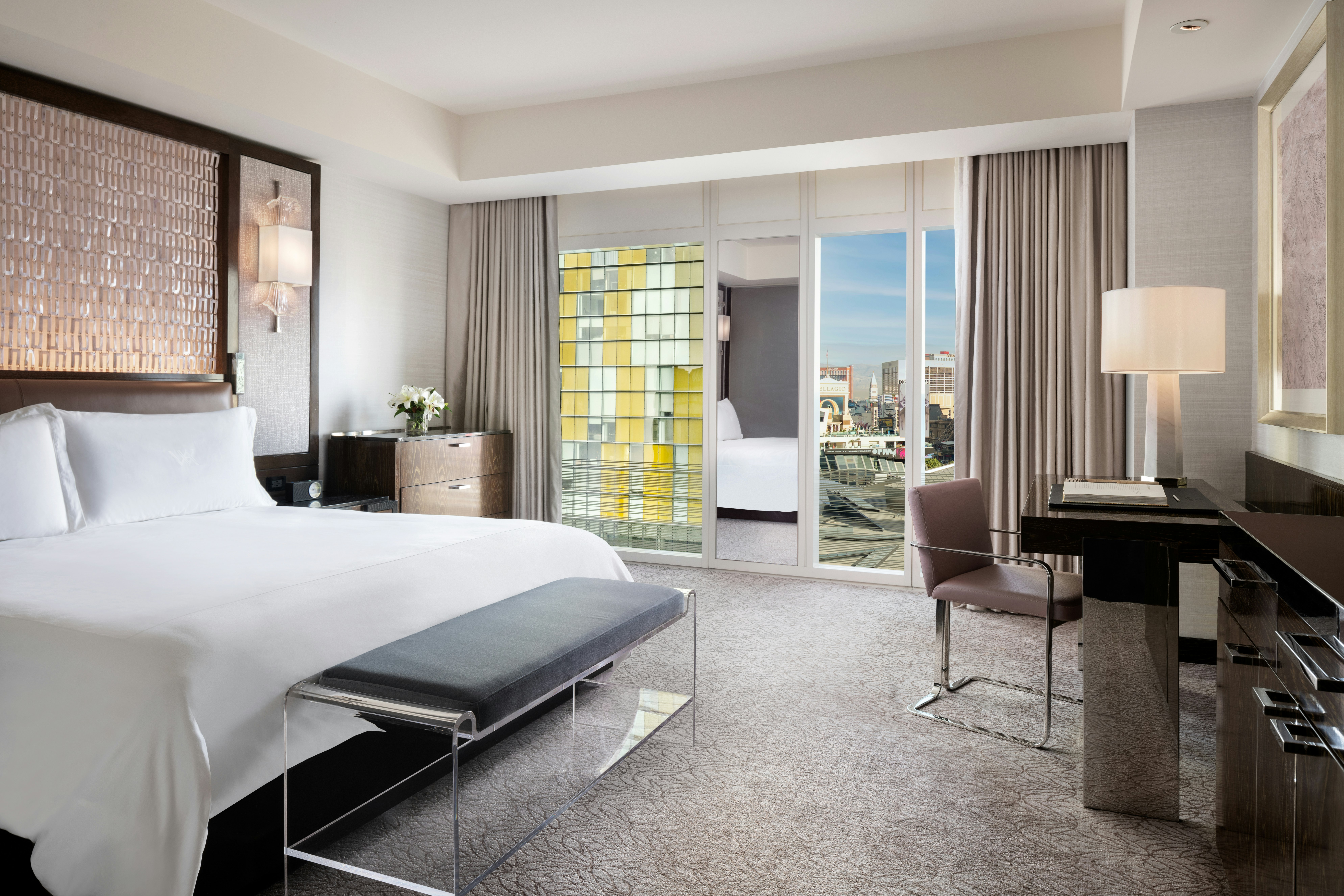 ROOM, KING BED, STRIP VIEW, ACCESSIBLE