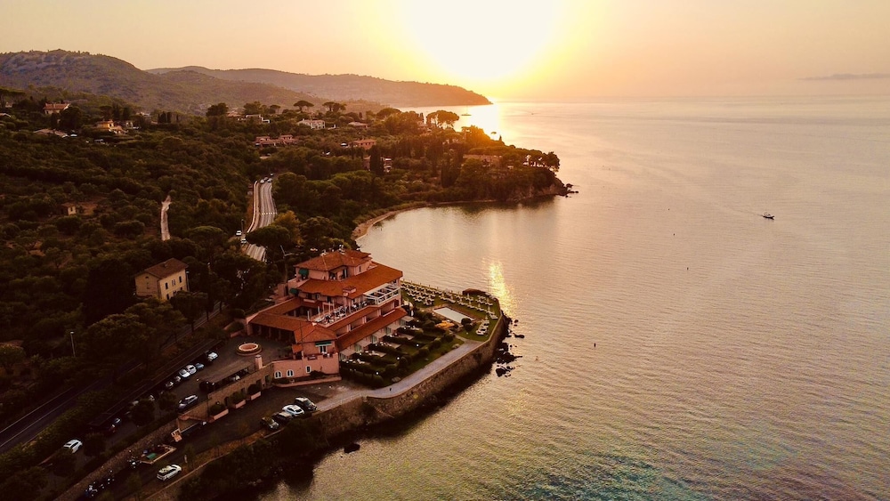 Hotel Villa Domizia 45/58