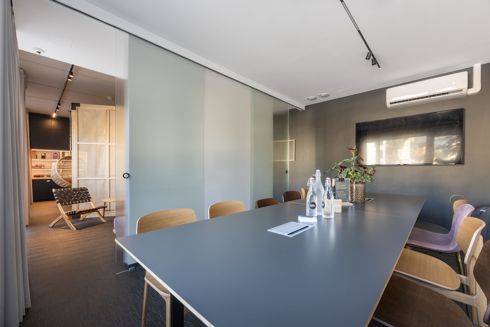 Oru Hub Hotel Tallinn - Handwritten Collection 40/50