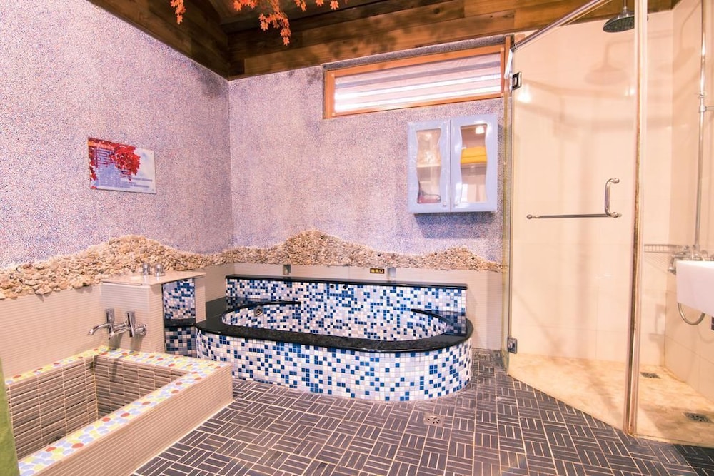 ShanKou Hotspring Hotel 52/53