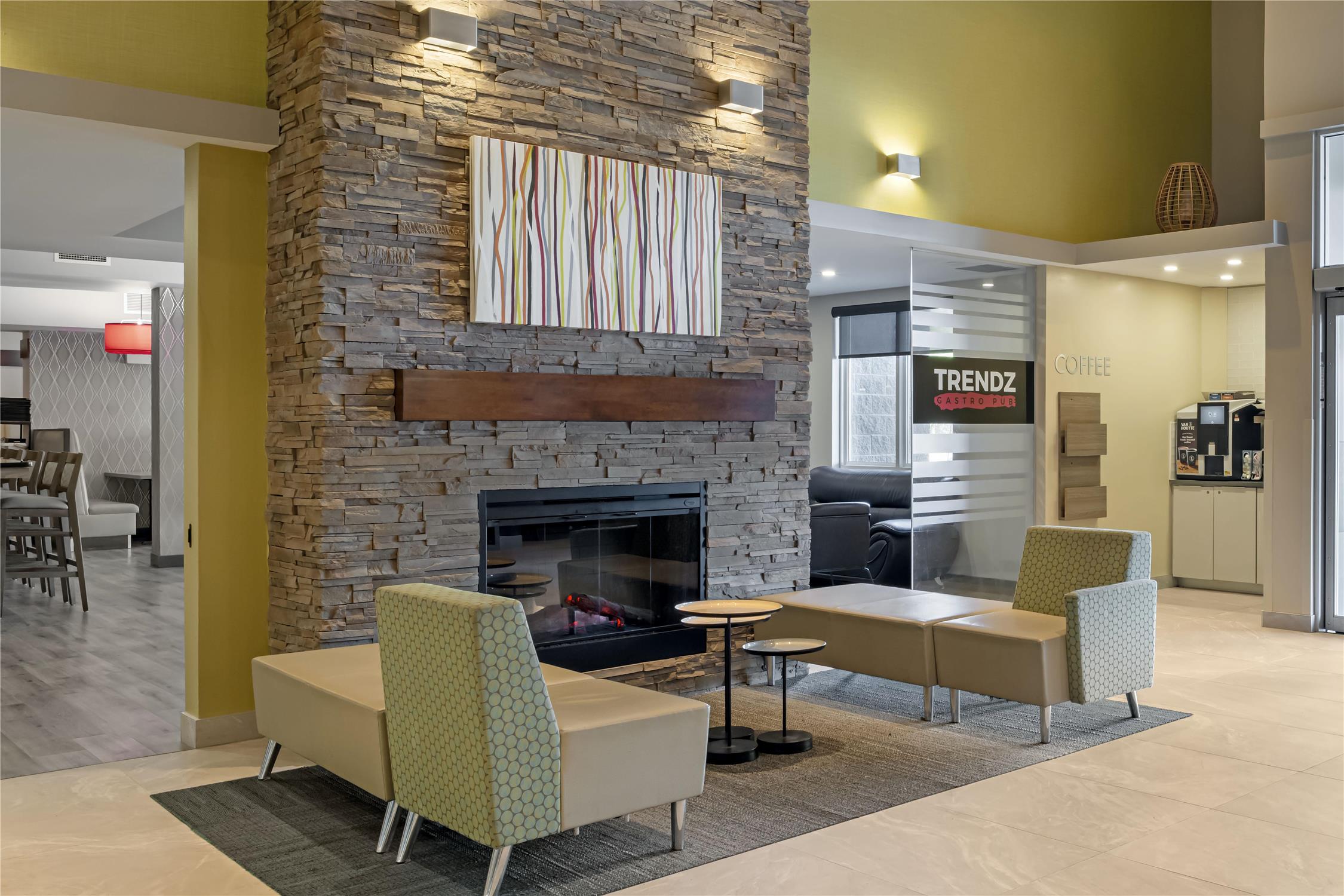 Best Western Plus Dartmouth Hotel Suites 22/42