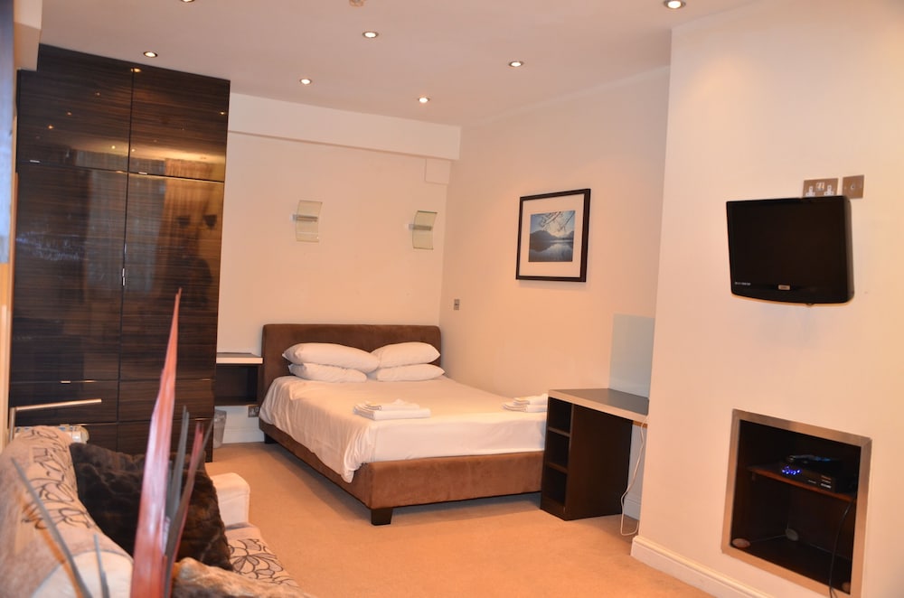 STUDIO, DOUBLE BED, LOW FLOOR